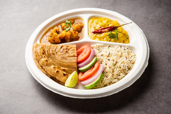 A plate with roti, rice, dal, and salad representing the Plate Method for controlling blood sugar in diabetes.