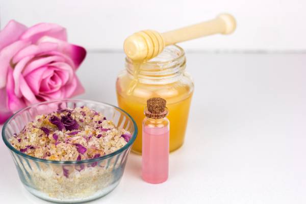 A mixture of rose petals, oil, and honey used as a face pack to hydrate dry skin and promote a healthy glow.