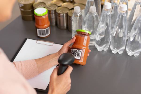 Scanning food labels boosts trust, clear ingredient labelling helps choose natural or synthetic.